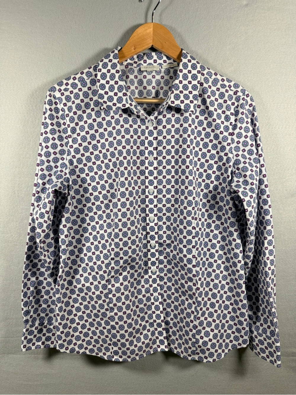Talbots Women’s Size L Medallion Print Button Up Shirt Wrinkle Resistant
